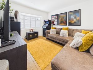 FRONT LOUNGE- click for photo gallery